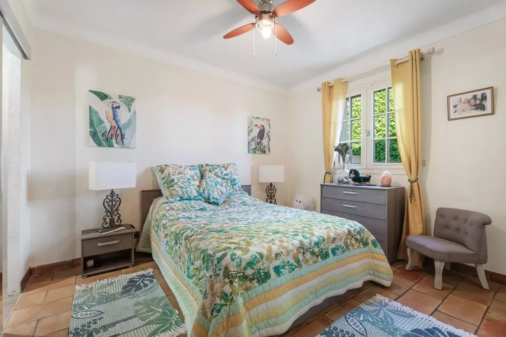 Bedrooms - Villa with Sea View in Grasse
