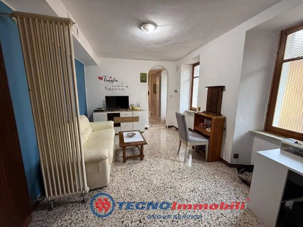 Séjour - Historic Townhouse with Attic in Lanzo Torinese