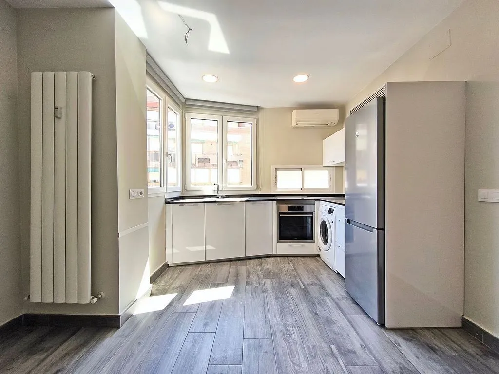 Kitchen - Modernised Flat with East View in Chamartín