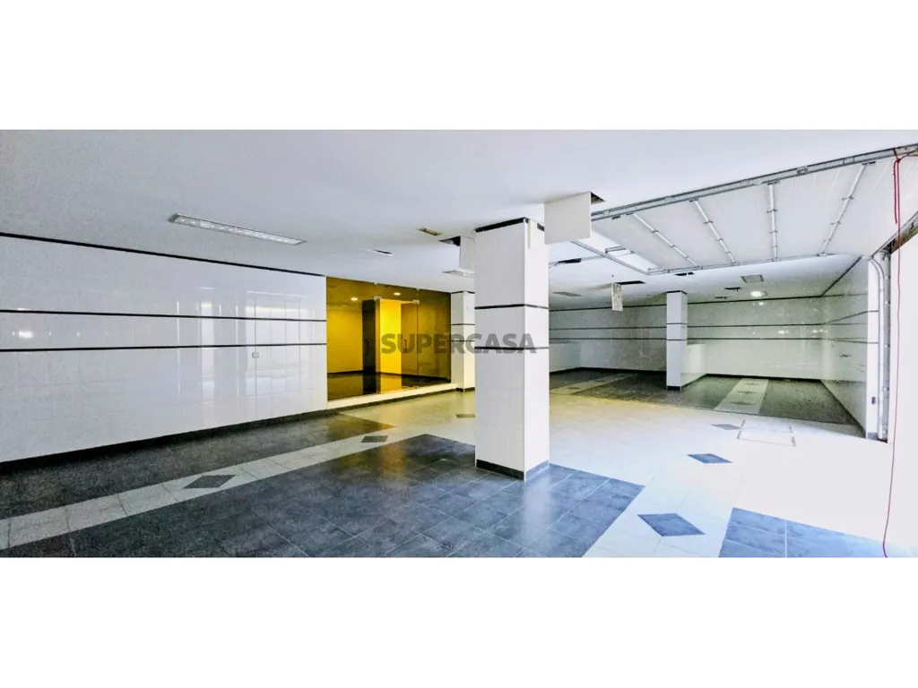 Garage - Triplex T6 Home with Pena Palace View in Belas
