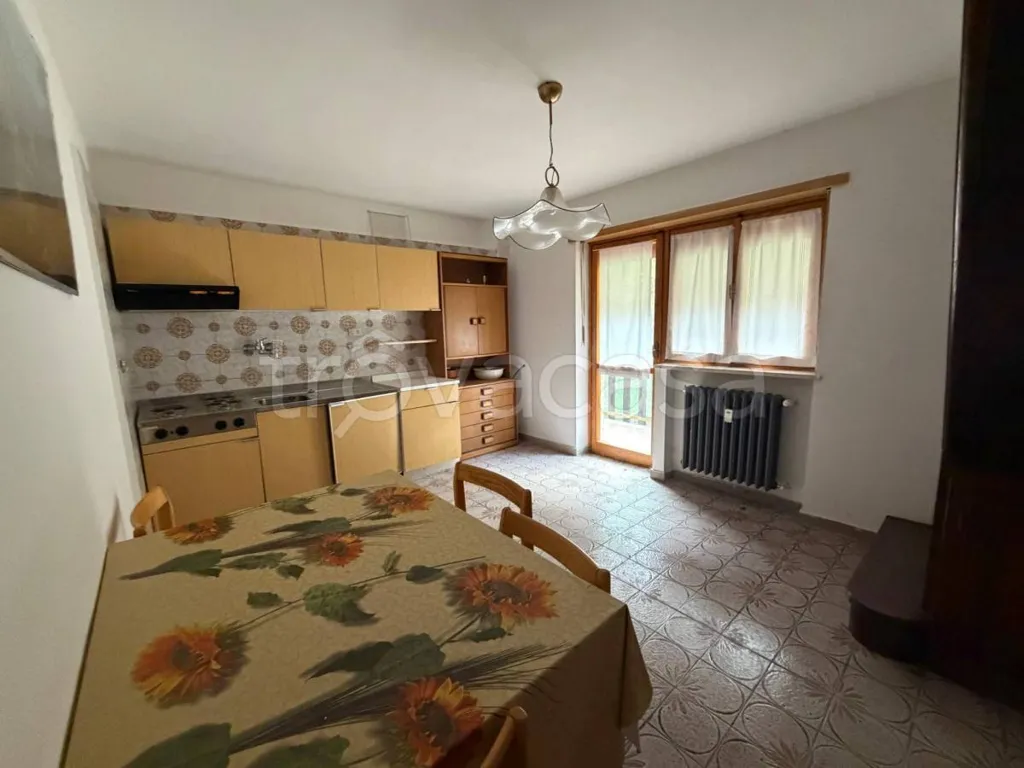 Cuisine - Two-Bedroom Apartment with Balcony in Chiomonte