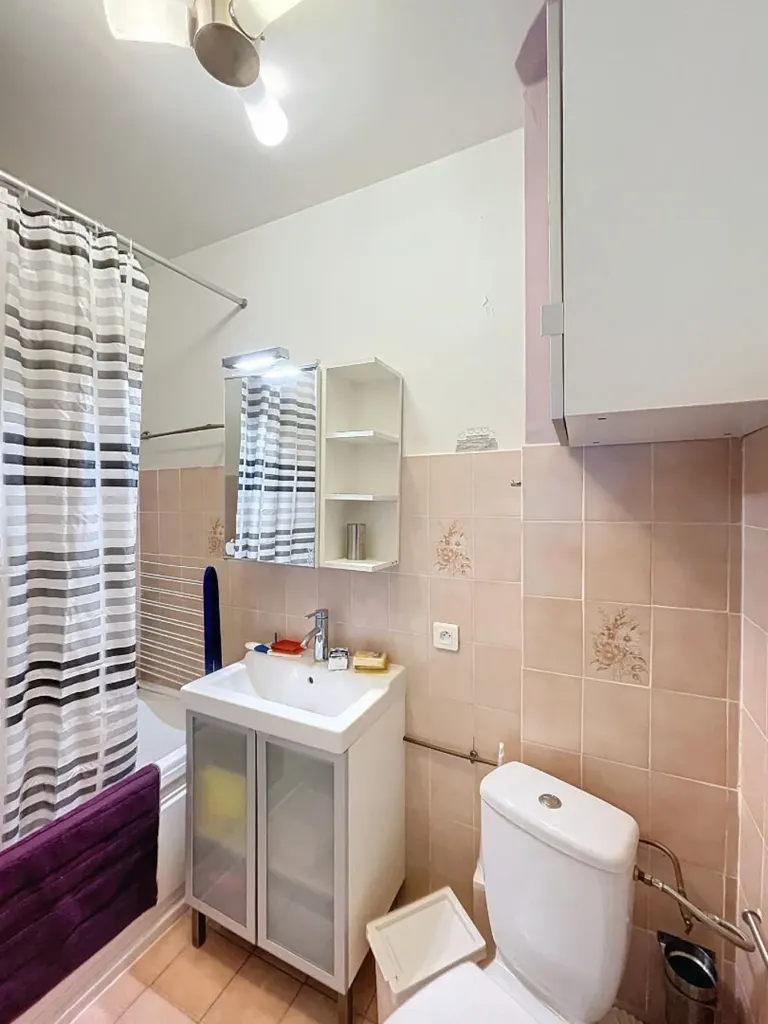Salles de bain - Appartement Meublé Calme Quartier Vernet