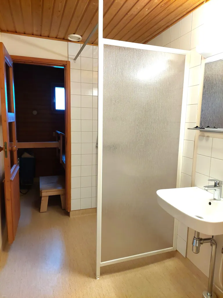 Salles de bain - Family Rowhouse with Sauna in Ryydynpohja