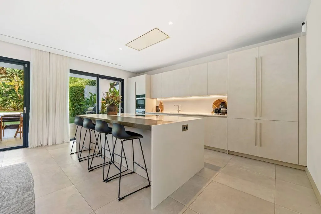 Cuisine - Contemporary Villa with Pool in Nueva Andalucía