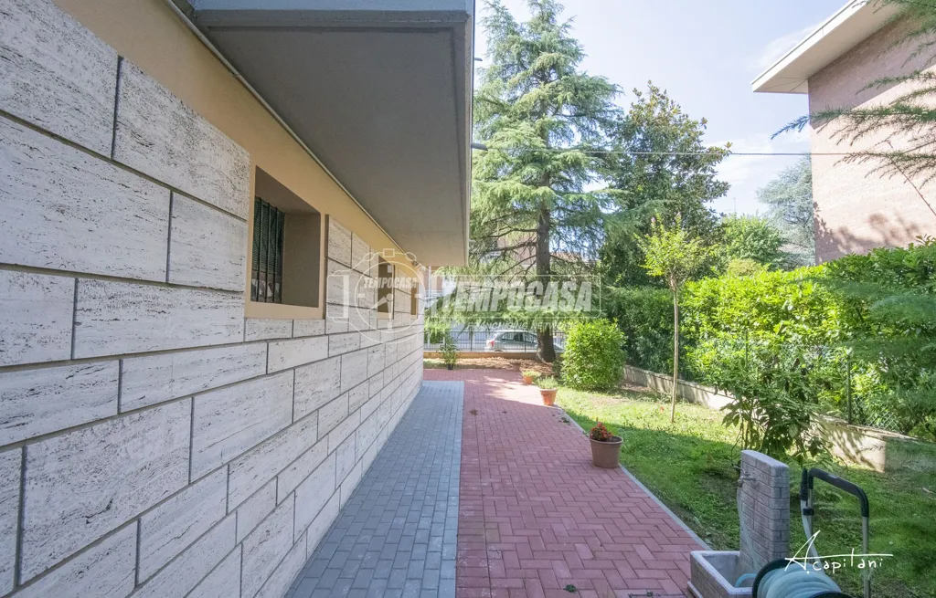 Terrass - Spacious Apartment with Balcony in Modena