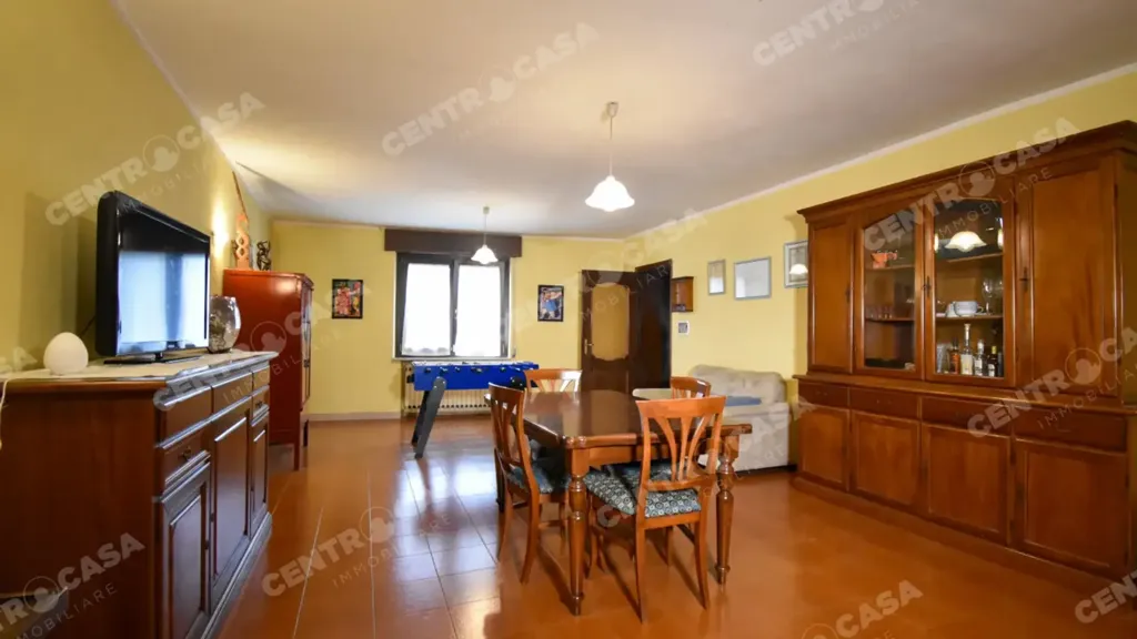 Salle à manger - Independent House with Large Storage in Legnago