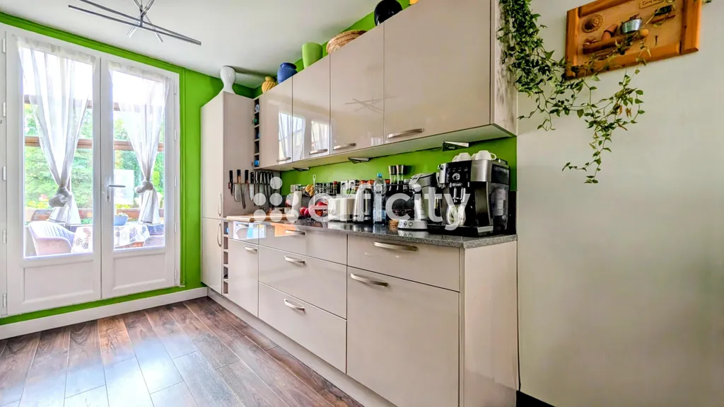 Cucina - Spacious 3-Bed Flat with Terrace in Lognes
