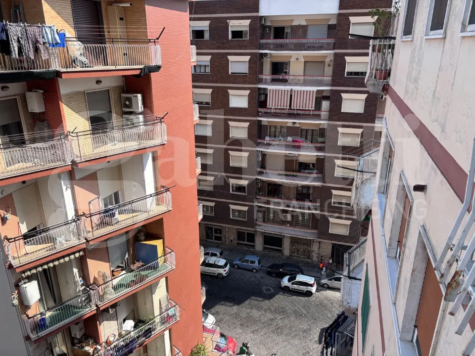 Balcon - Apartment with Balconies in Central Naples