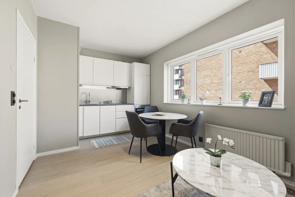 Sala da pranzo - Modern Flat with High Ceilings in Central Location