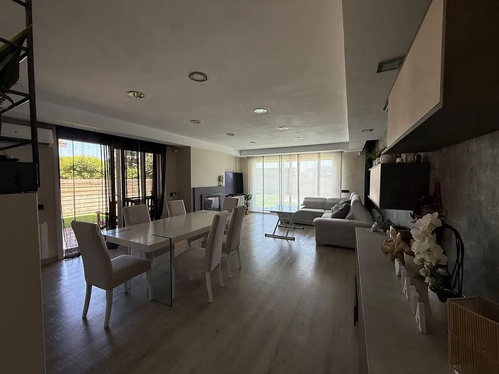 Salle à manger - Chalet with Pool and Terrace in Gurb