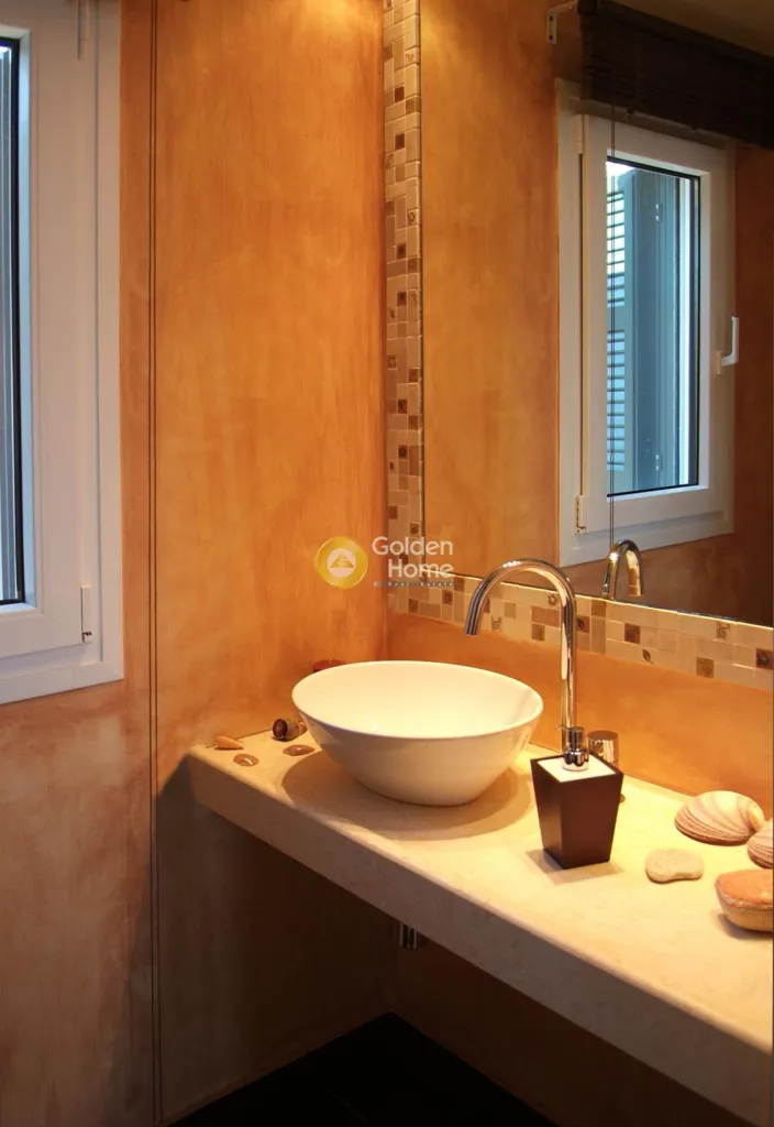 8-room house in GR