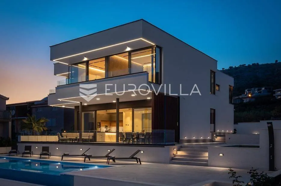 Piscine - Luxury Villa with Pool and Views in Seget, Trogir
