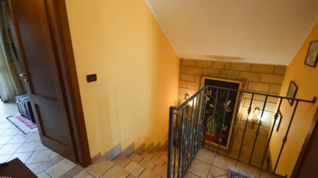 Pièces - Terraced Villa with Balcony in Rossano