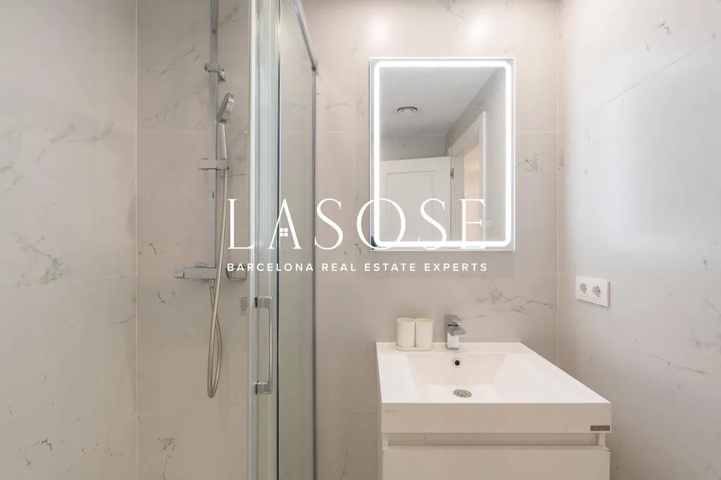Vannitoad - Luxury Apartment with Balcony in Eixample