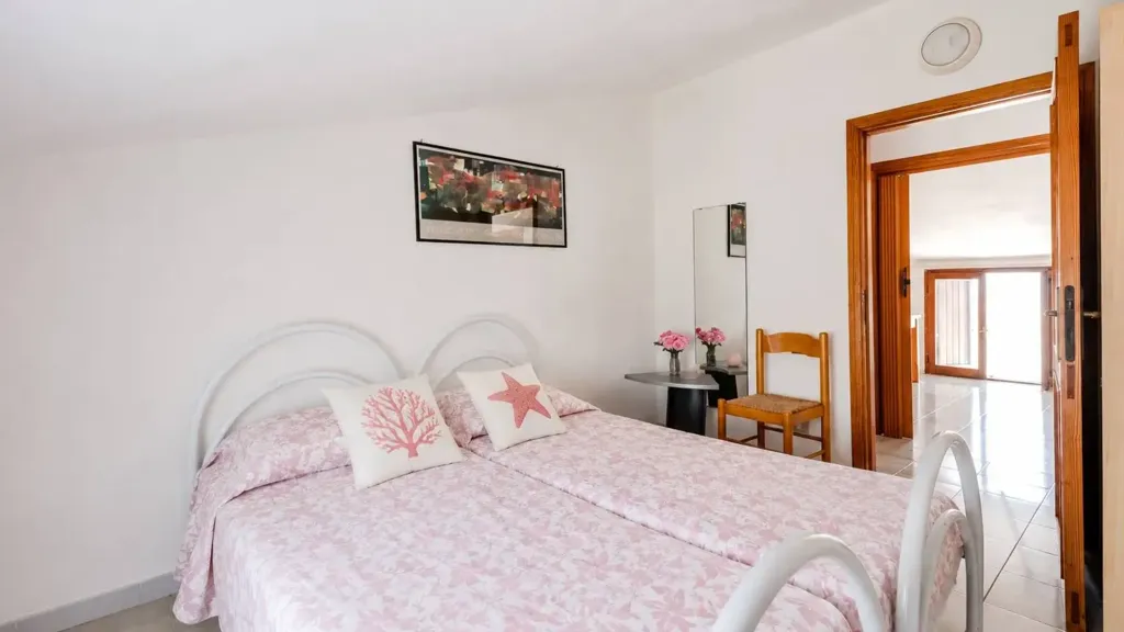 6-room house in IT