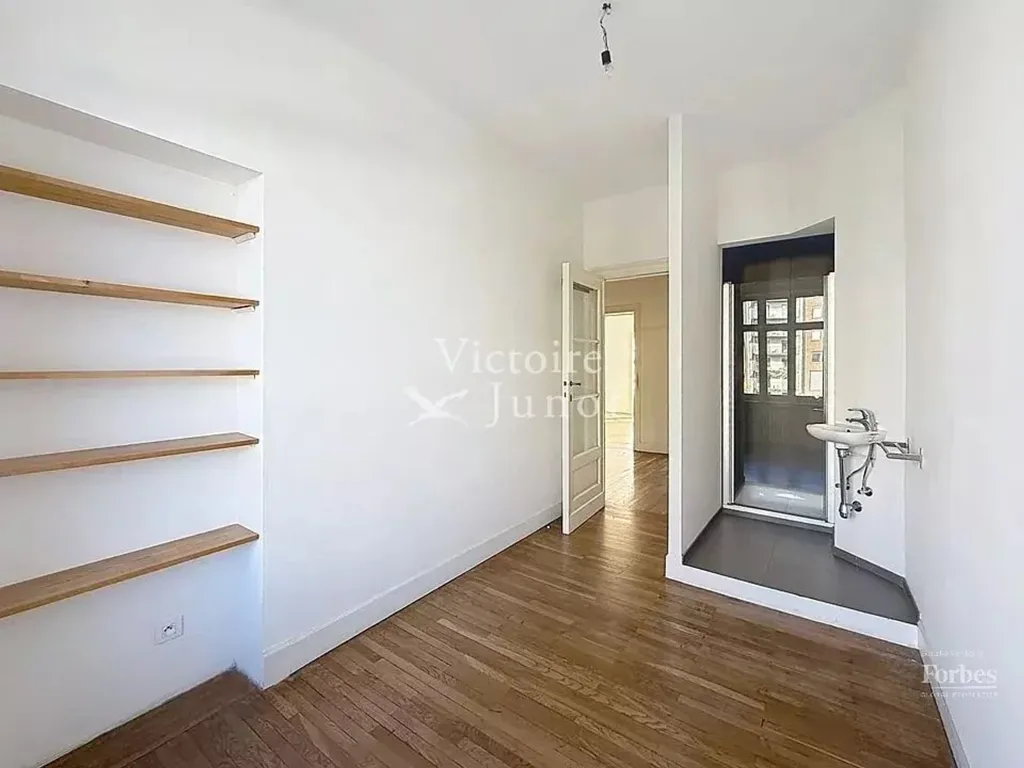 2 magamistoaga korter asukohas Ixelles