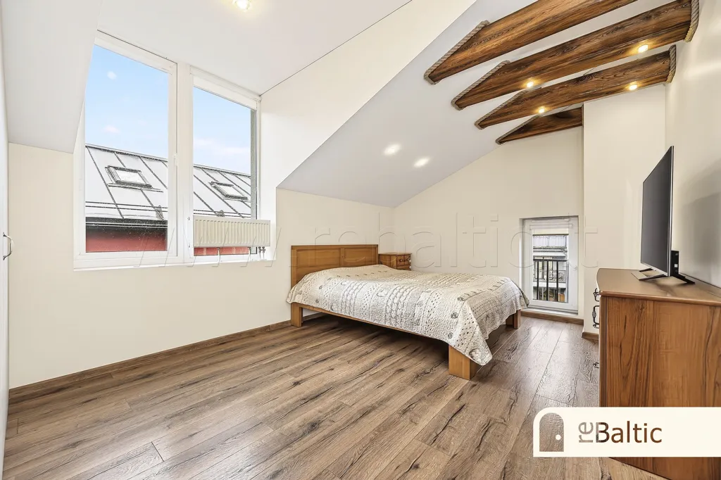 Chambres - Two-Storey Apartment with Fireplace in Burbiškės