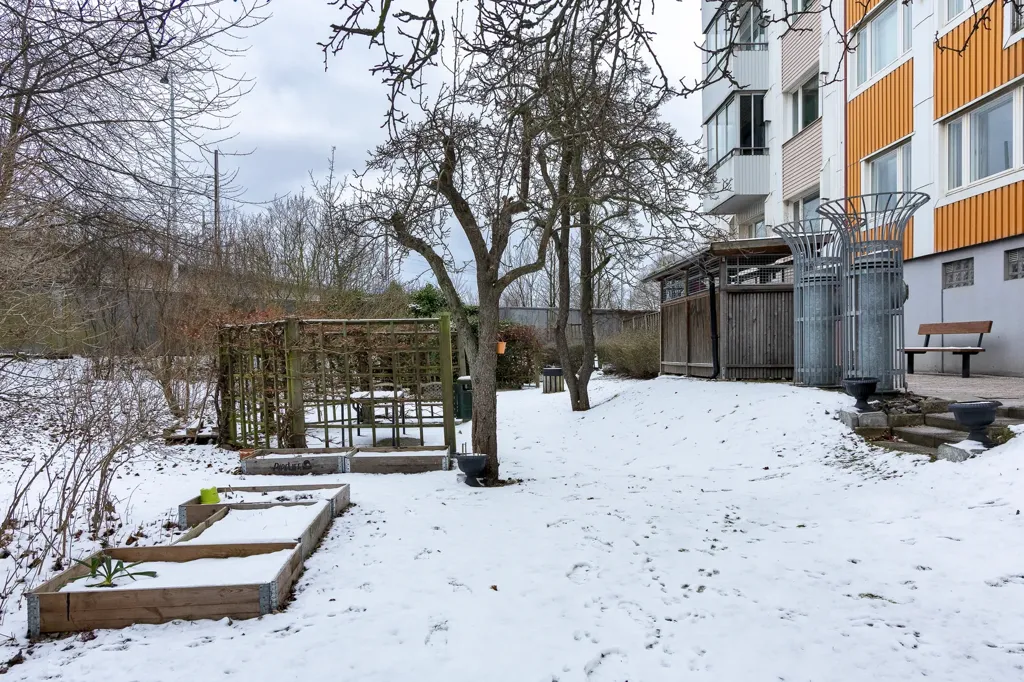 Aed - Modern Flat with Generous Light on Saarisvägen