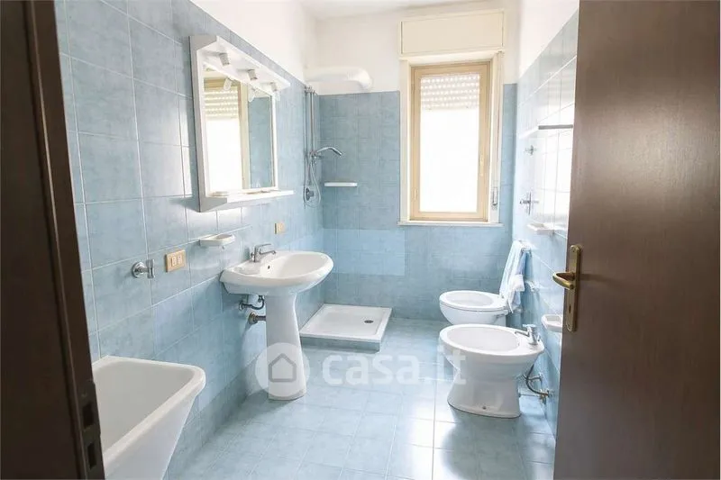 Bathrooms - Apartment with Balcony in Marsala