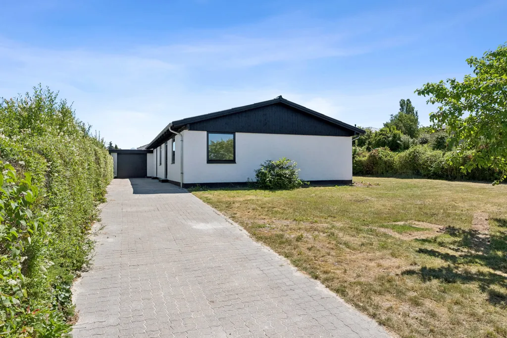 Esterno - Modernised Villa with Terrace in Næstved