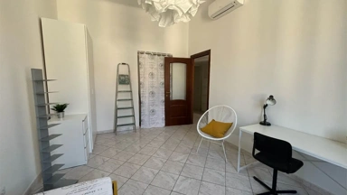 Office - Studio Apartment with Balcony in Milan