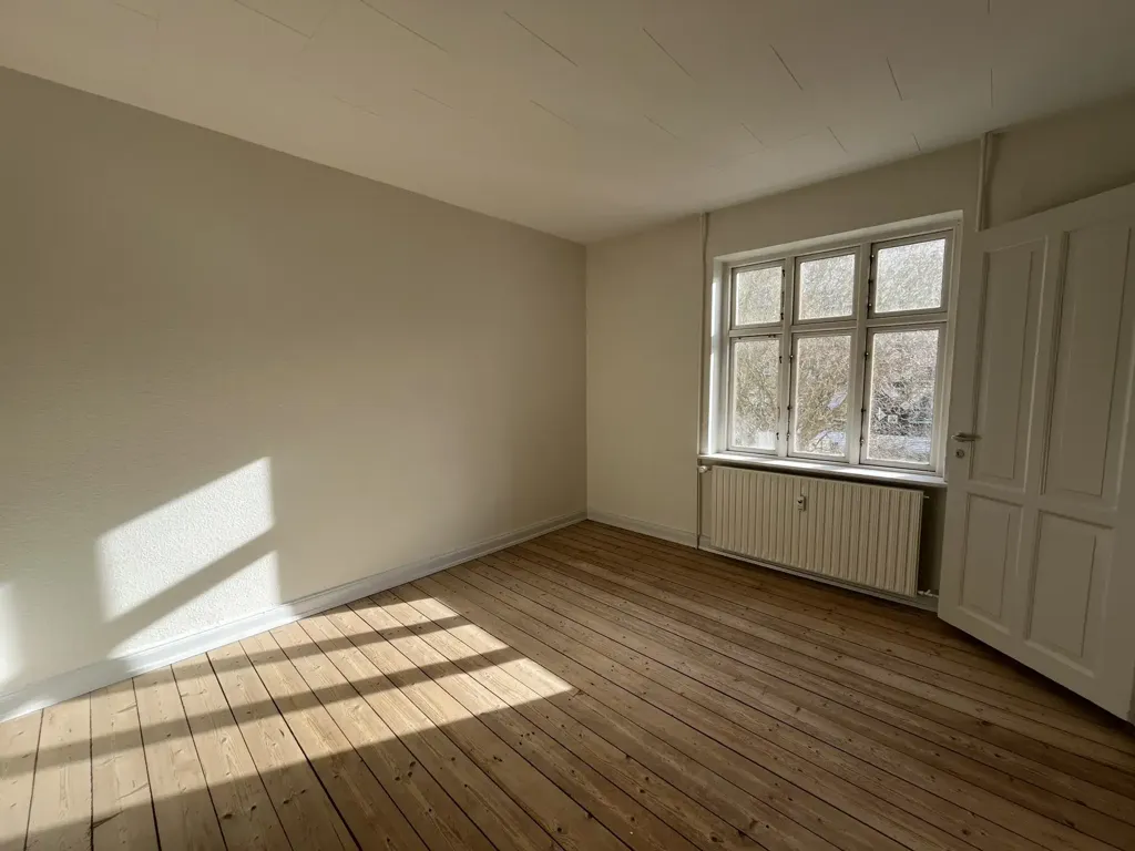 Toad - Four-Bedroom Apartment in Aalborg