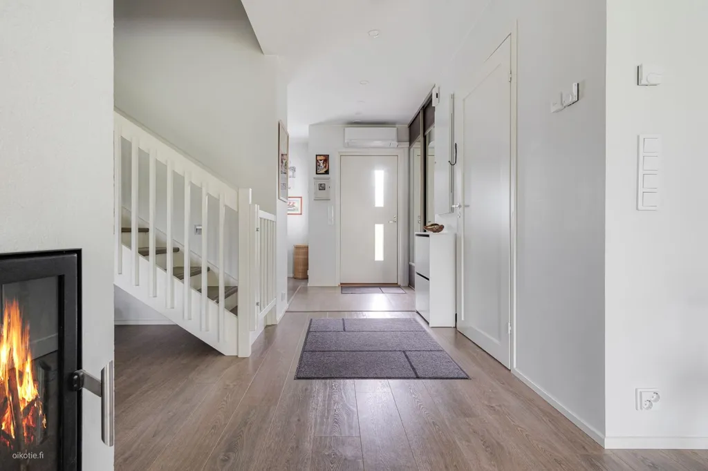 Hallway - Modernised Detached House with Sauna in Hämeenlinna
