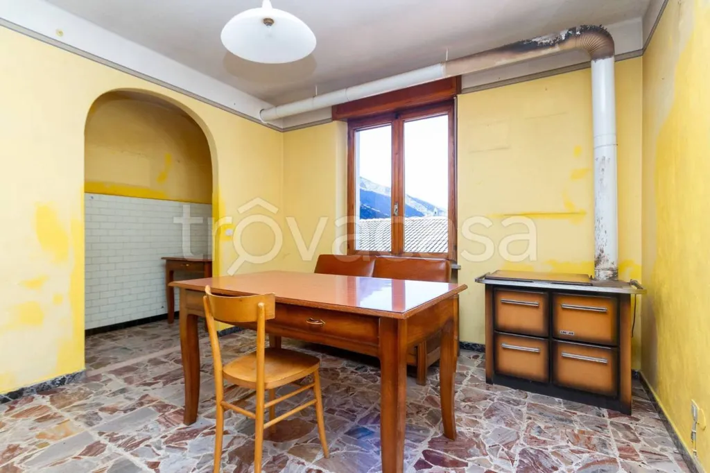 Salle à manger - Detached House with Three Garages in Frassino
