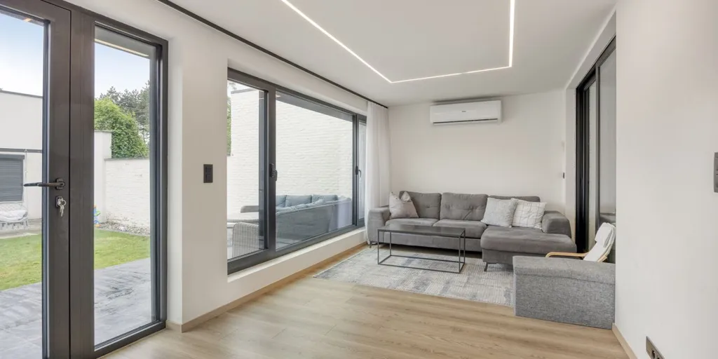 Living Room - Mixed-Use Property with Garden in Broechem
