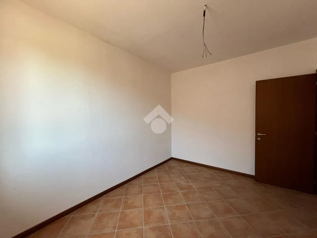 Rooms - Trilocale with Private Garage in Cadeo