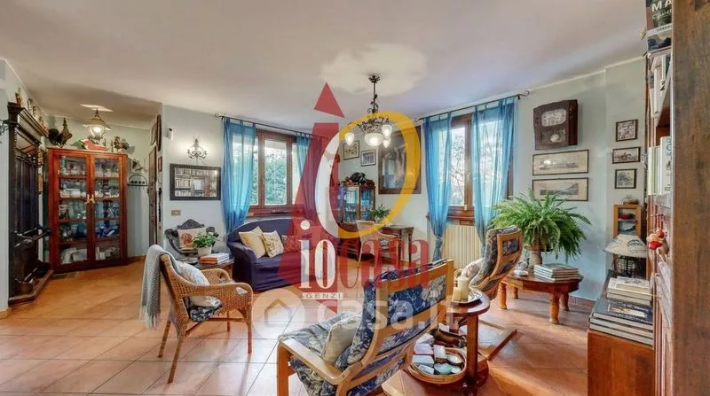 Soggiorno - Three-Level Villa with Garden in Torrevecchia Pia