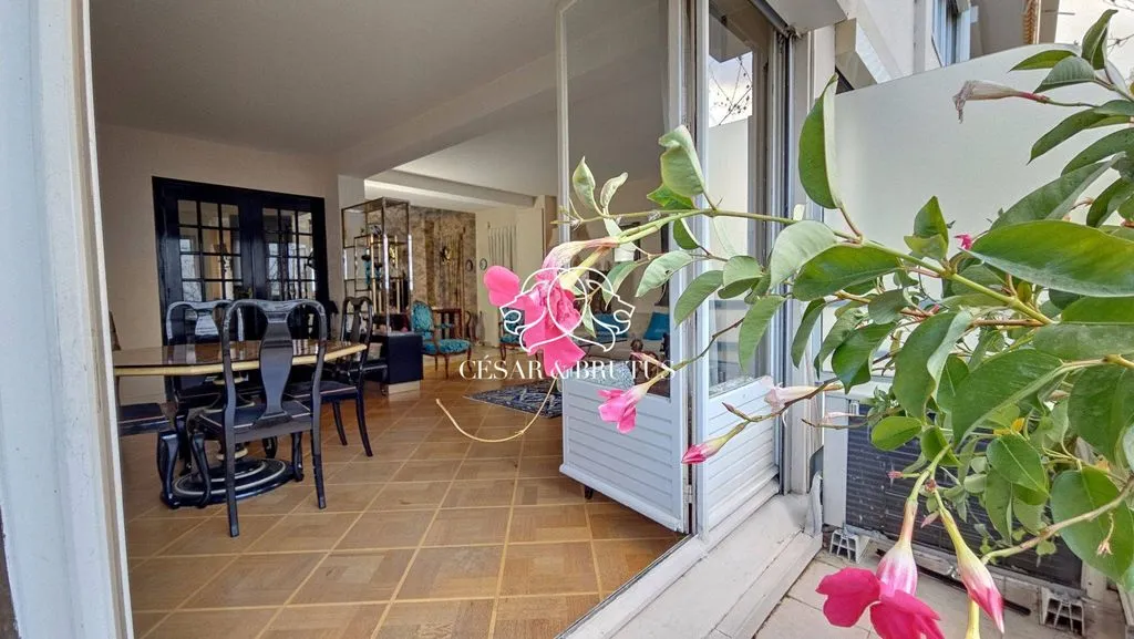 Terrass - Luxury Apartment with Balcony in Lyon's 6th Arrondissement