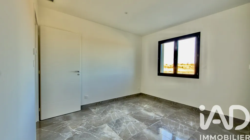Toad - Contemporary House with Garden in Aude