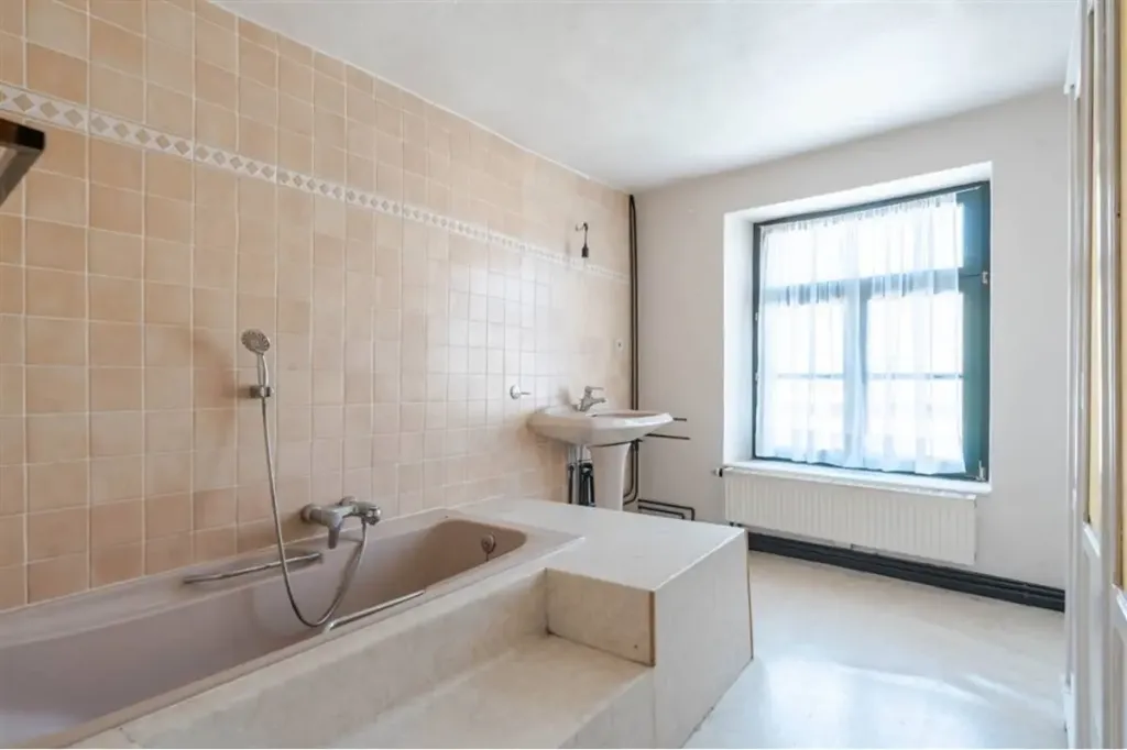 Bagni - Mixed-Use Property with Garden in Theux Centre