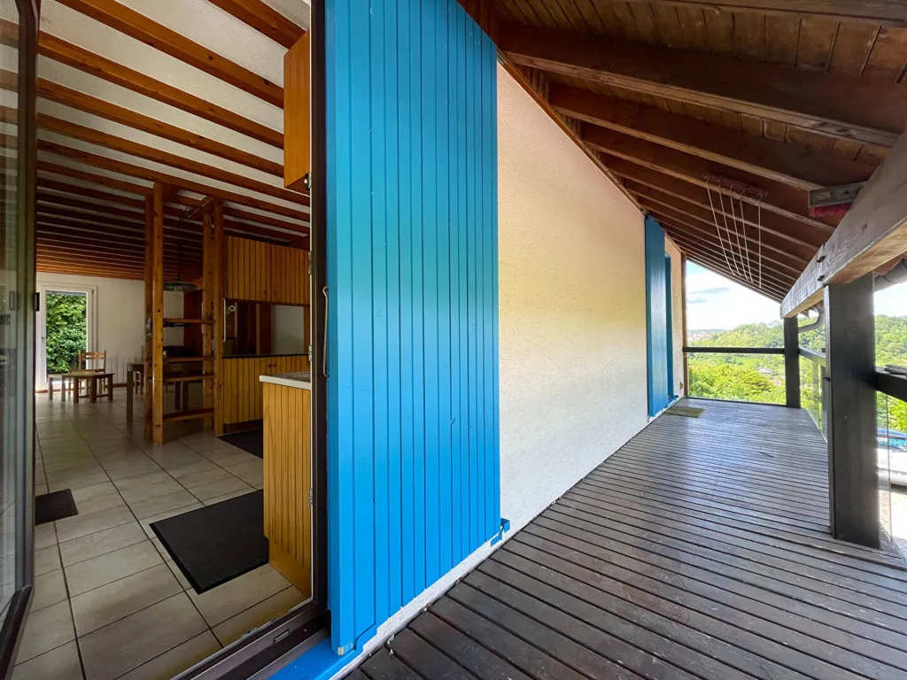 Terrasse - Maison T6 avec Sous-Sol Complet dans le Jardin à Besançon Bregille