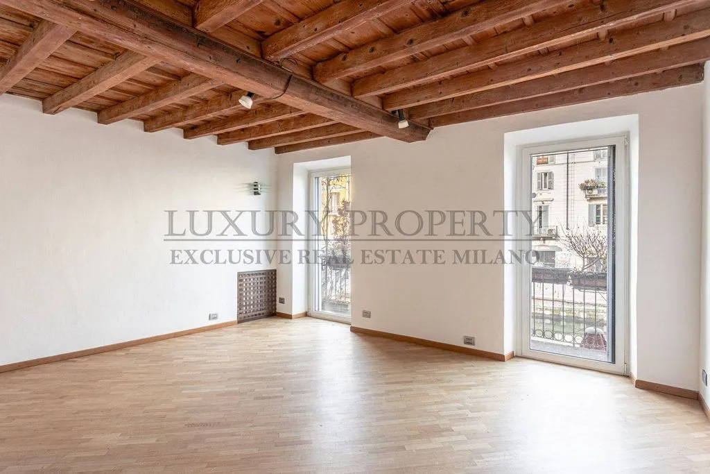 Soggiorno - Luxury Apartment with Naviglio View in Milan