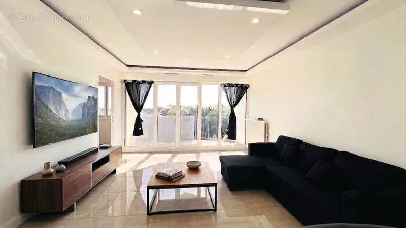 Soggiorno - T4 Apartment with River View in Quimper Ouest