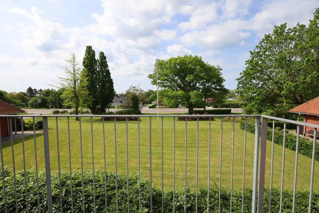 Aed - Apartment with Balcony in Aunslevparken