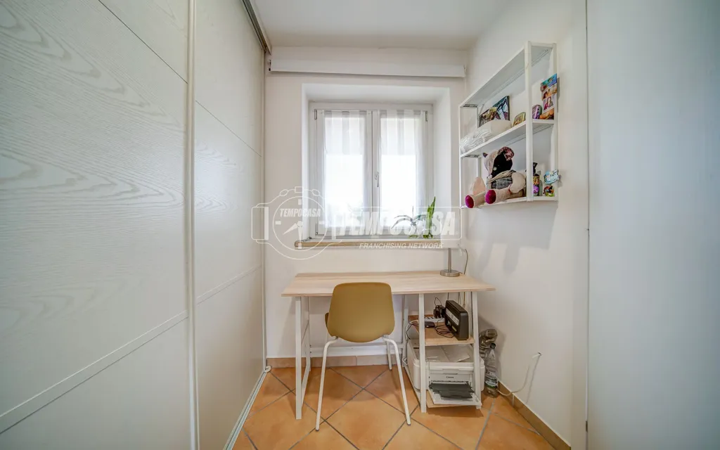 Kabinet - Semi-Detached House with Garden in Sumirago
