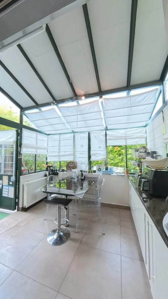 8-toaline maja asukohas Maisons-Alfort