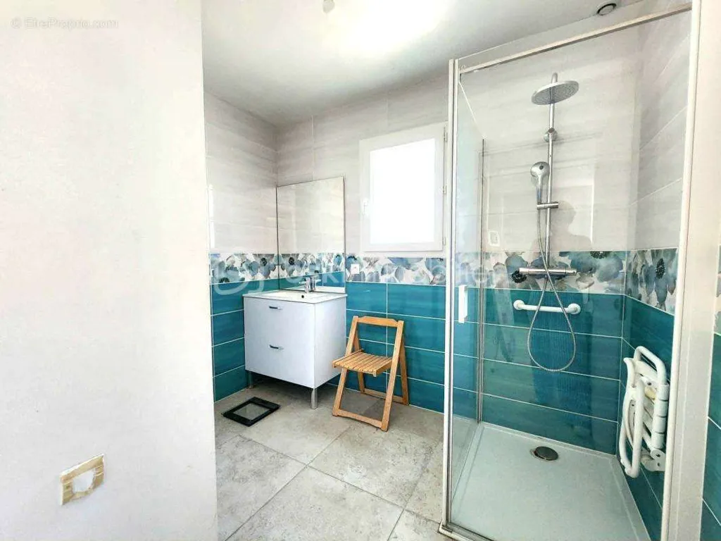 Vannitoad - Property with Pool and Garage in Tourbes