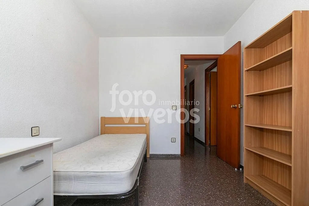 Bedrooms - Apartment with Balcony and Lift in La Carrasca
