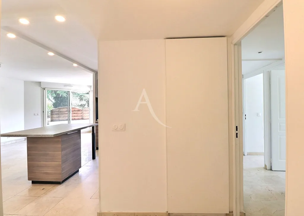 Ingresso - Renovated T3 with Garden in St Barnabé Centre