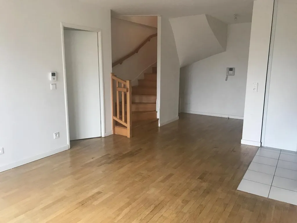 Soggiorno - Duplex Flat with Balcony in Drancy Centre