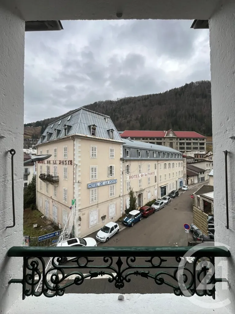 Balcon - Appartement T2 avec Poutre Apparente à Morez