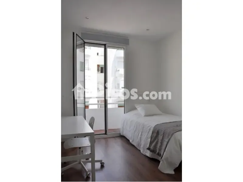 Bedrooms - Fully Furnished Flat with Balcony in Chamberí