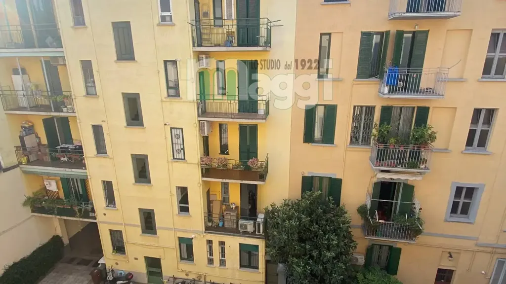 Balcon - Bilocale in Historic Building near Bocconi, Milan