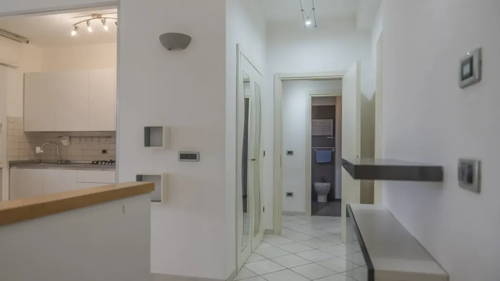hallway_entrance