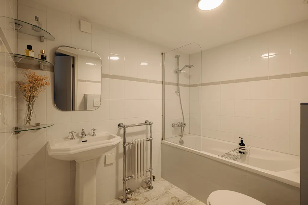 Salles de bain - Monumental Apartment with Lift in Amsterdam