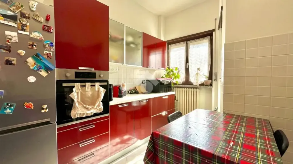 Cuisine - Restored 4-Bedroom Flat with Balcony in Torino